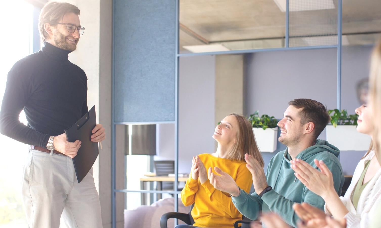 Analyse de tableaux financiers lors d'une formation pratique